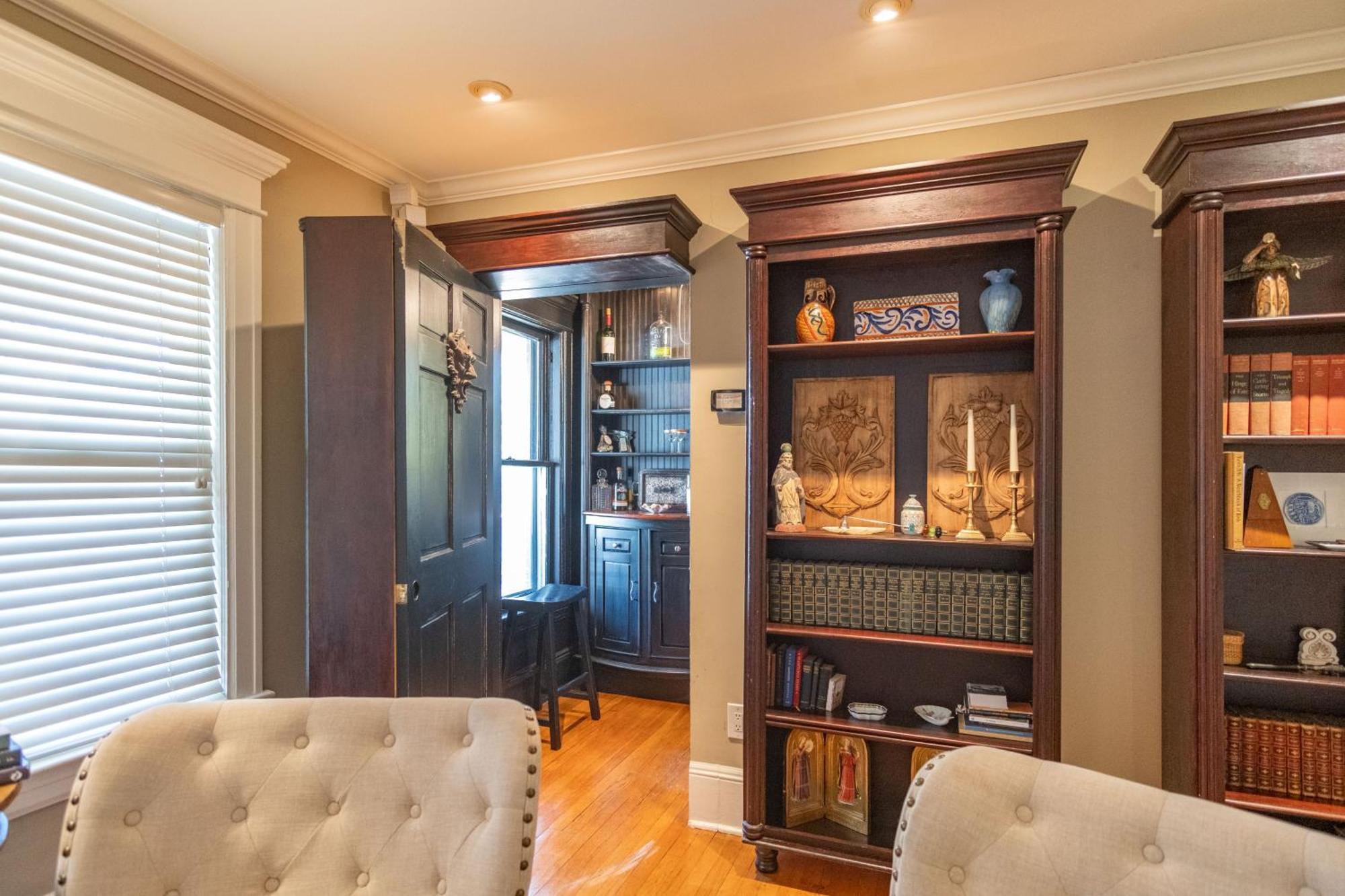 Southern Elegance In Heart Of Мемфис Екстериор снимка