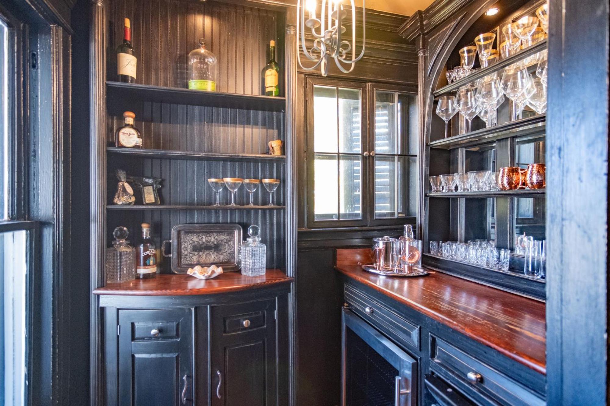 Southern Elegance In Heart Of Мемфис Екстериор снимка